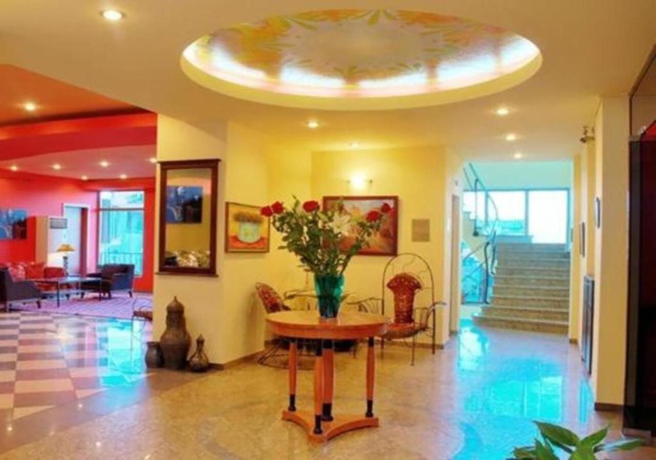 Urban Lodge Hotel Rooms And Suits تبليسي المظهر الخارجي الصورة