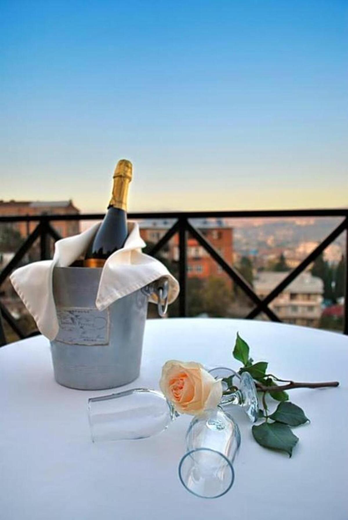 Urban Lodge Hotel Rooms And Suits تبليسي المظهر الخارجي الصورة