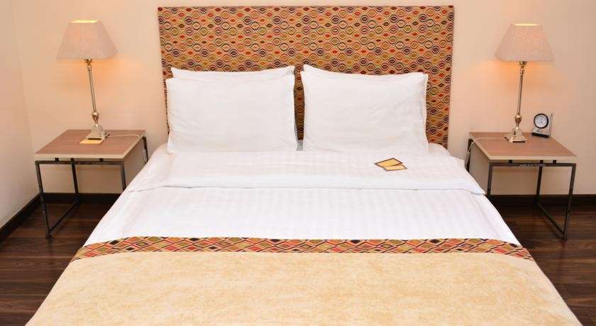 Urban Lodge Hotel Rooms And Suits تبليسي الغرفة الصورة