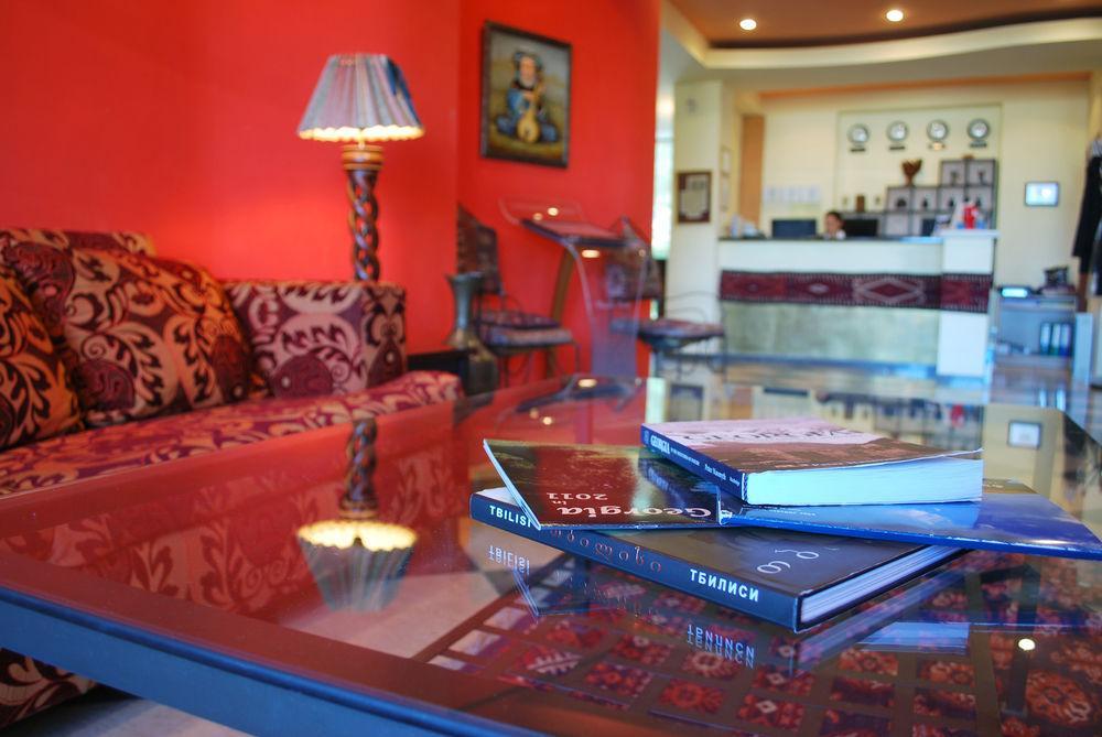 Urban Lodge Hotel Rooms And Suits تبليسي المظهر الداخلي الصورة