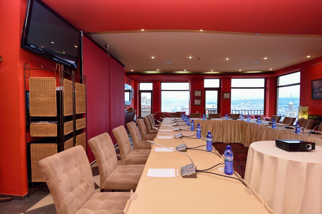 Urban Lodge Hotel Rooms And Suits تبليسي المظهر الخارجي الصورة
