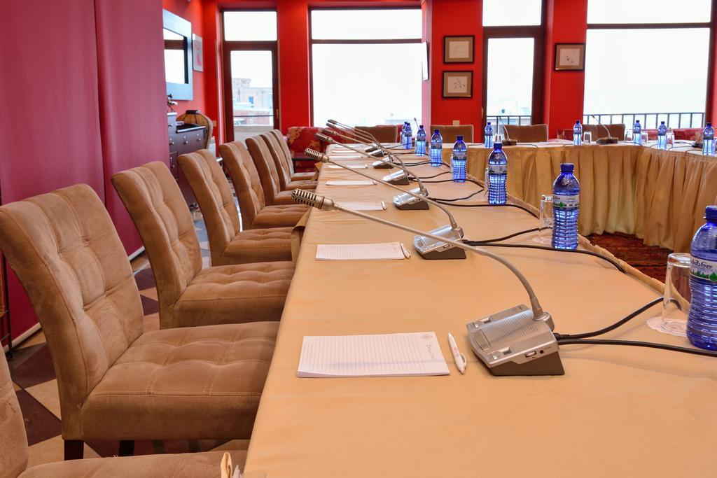 Urban Lodge Hotel Rooms And Suits تبليسي المظهر الخارجي الصورة
