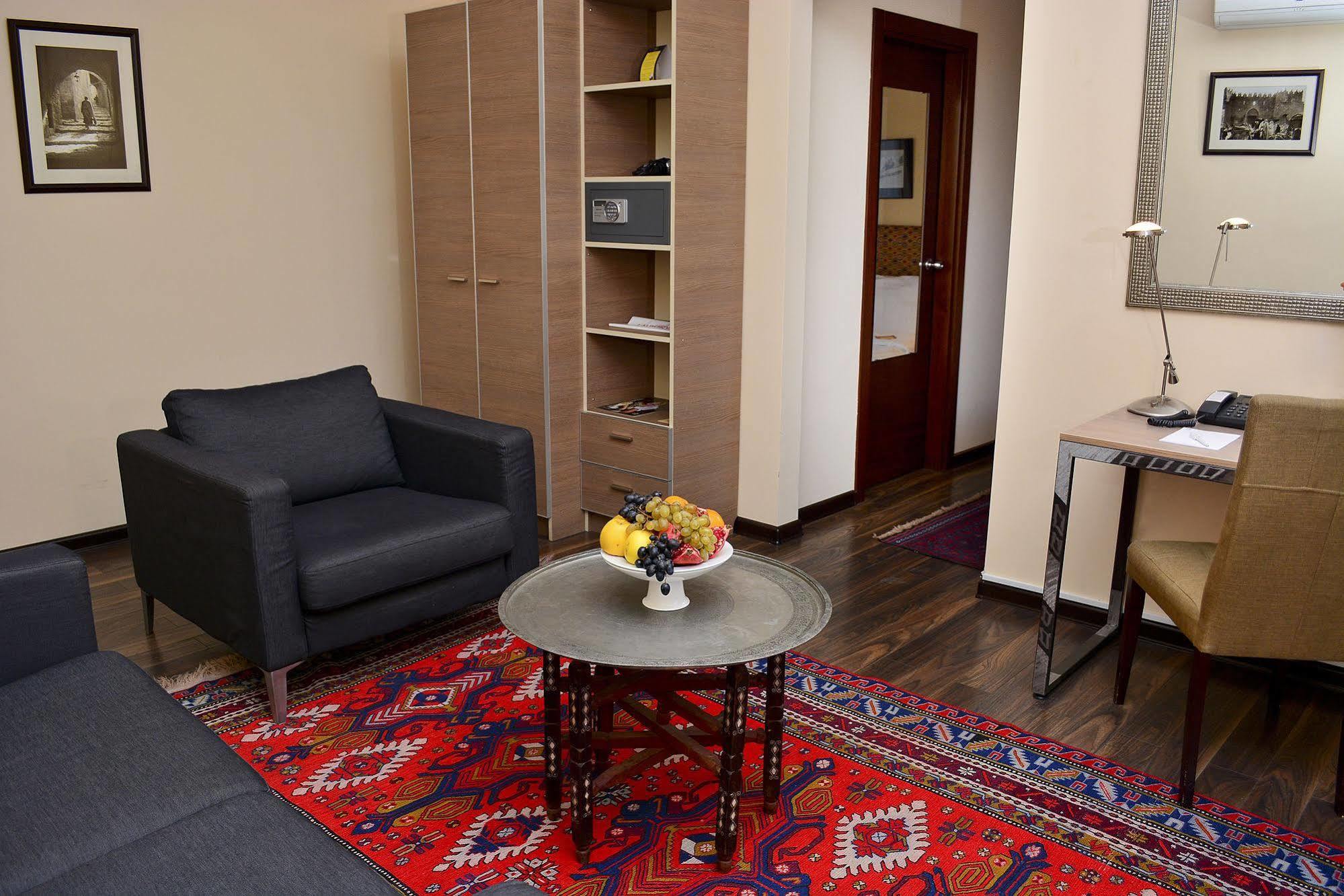 Urban Lodge Hotel Rooms And Suits تبليسي المظهر الخارجي الصورة